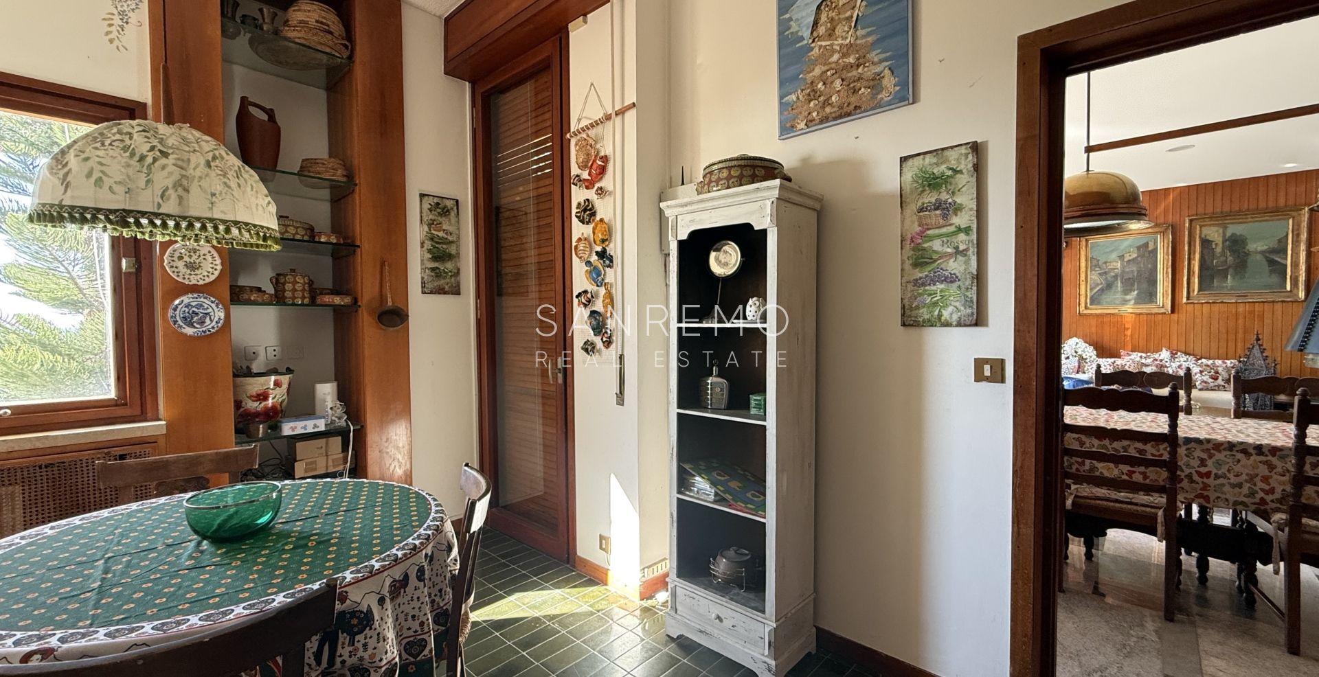 Splendid villa surrounded by a private garden and enhanced by a magnificent sea view