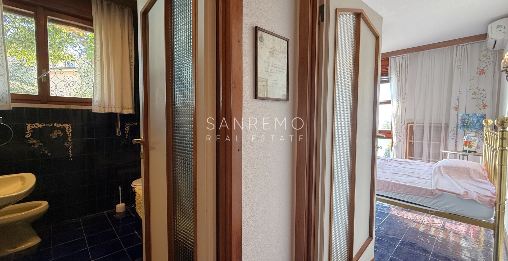 Splendid villa surrounded by a private garden and enhanced by a magnificent sea view