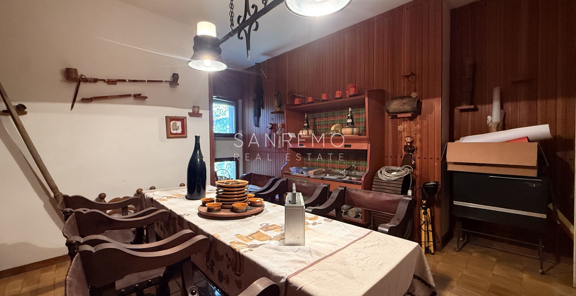 Splendid villa surrounded by a private garden and enhanced by a magnificent sea view