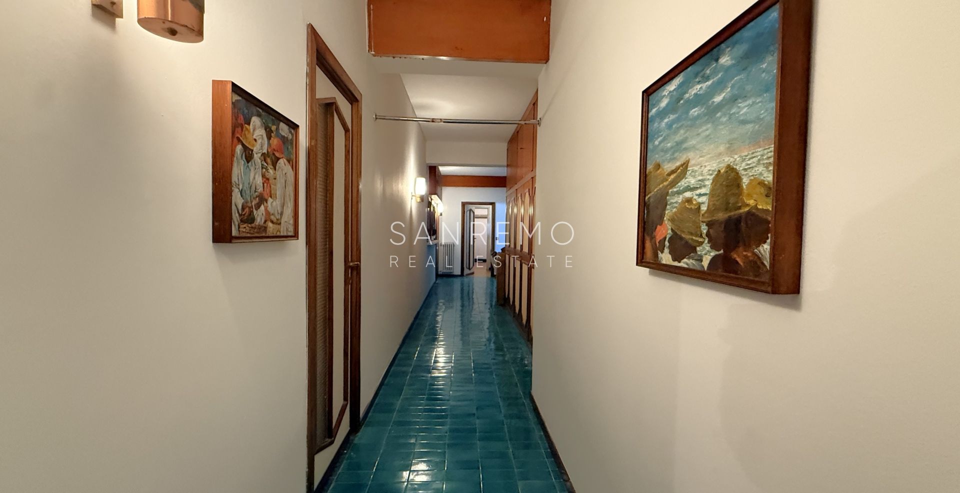 Splendid villa surrounded by a private garden and enhanced by a magnificent sea view