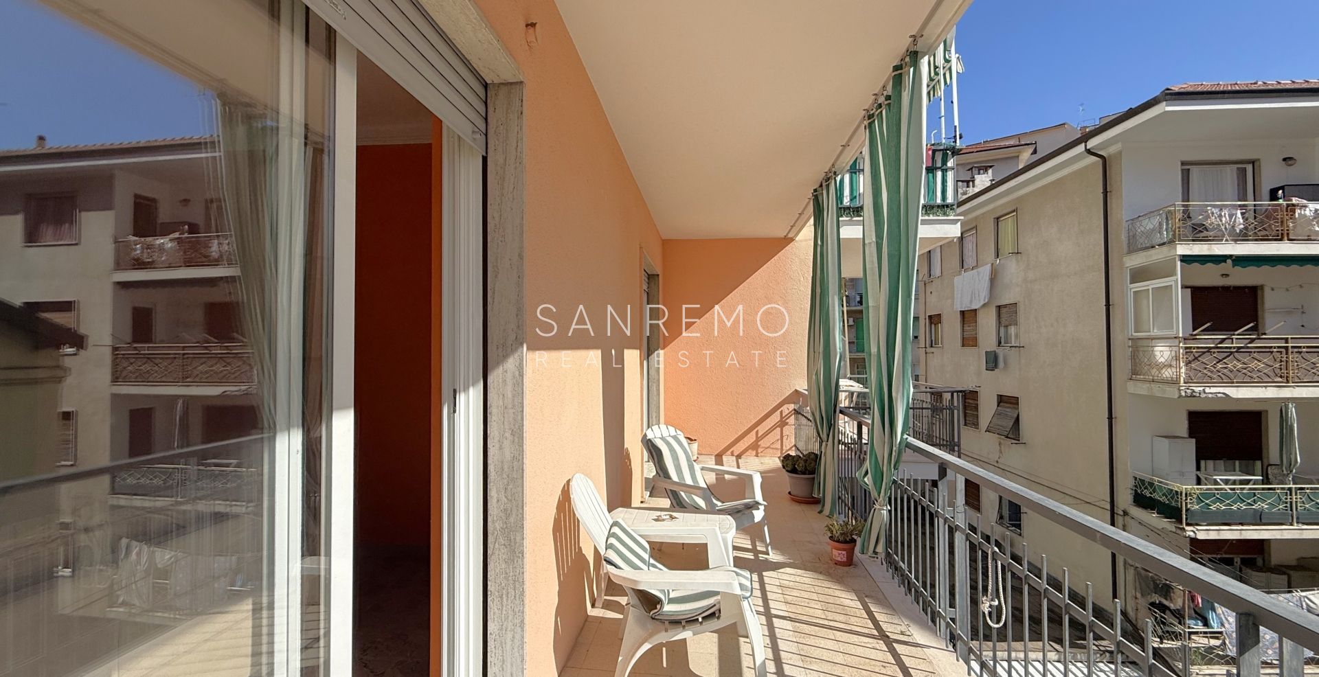 Spacious and bright one-bedroom apartment with a large terrace