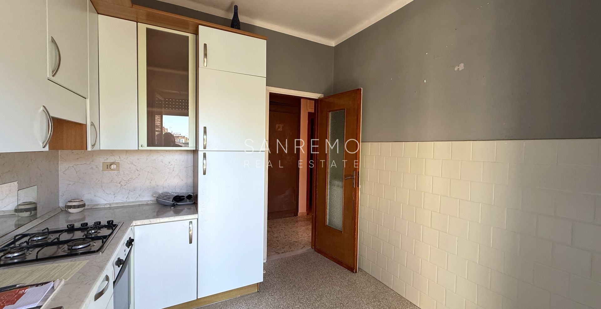 Spacious and bright one-bedroom apartment with a large terrace