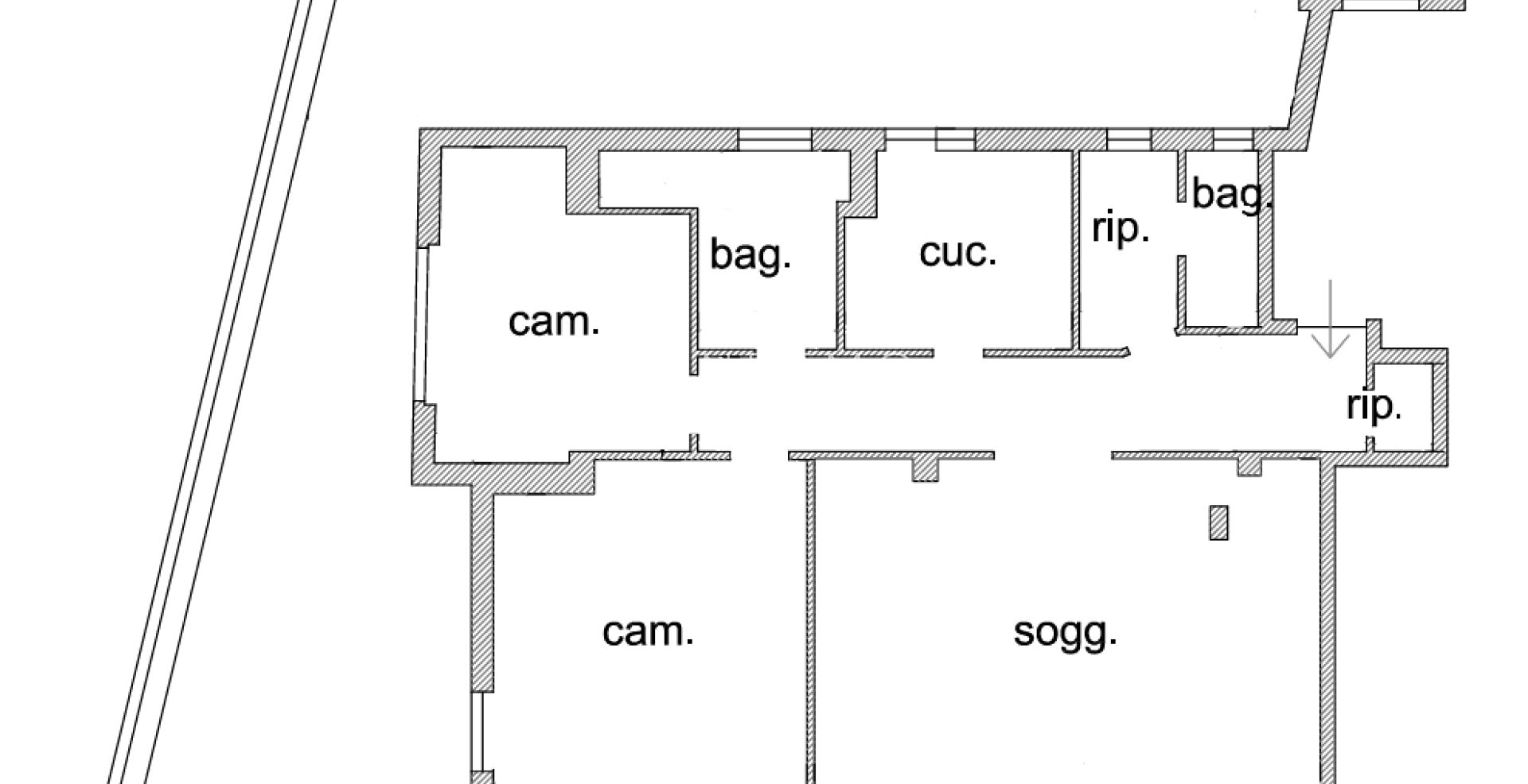 Penthouse in the Solaro area with excellent exposure and a beautiful sea view