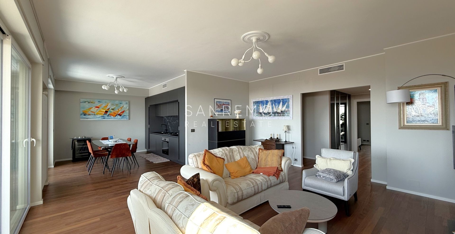 Bright 2 bedroom apartment with terrace and sea view