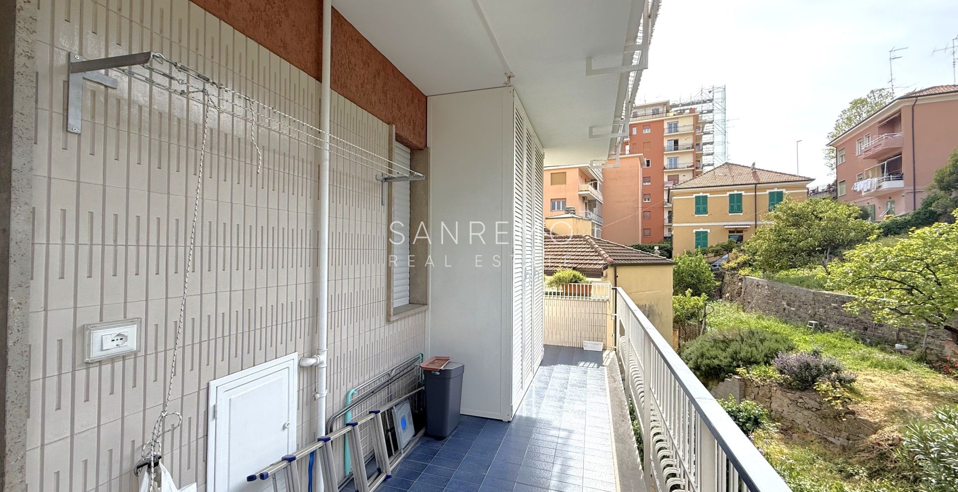 Apartment with excellent exposure, terrace, and pleasant sea view