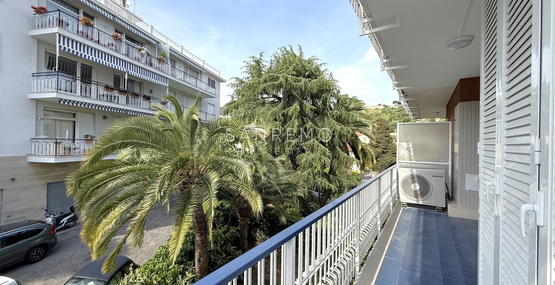 Apartment with excellent exposure, terrace, and pleasant sea view