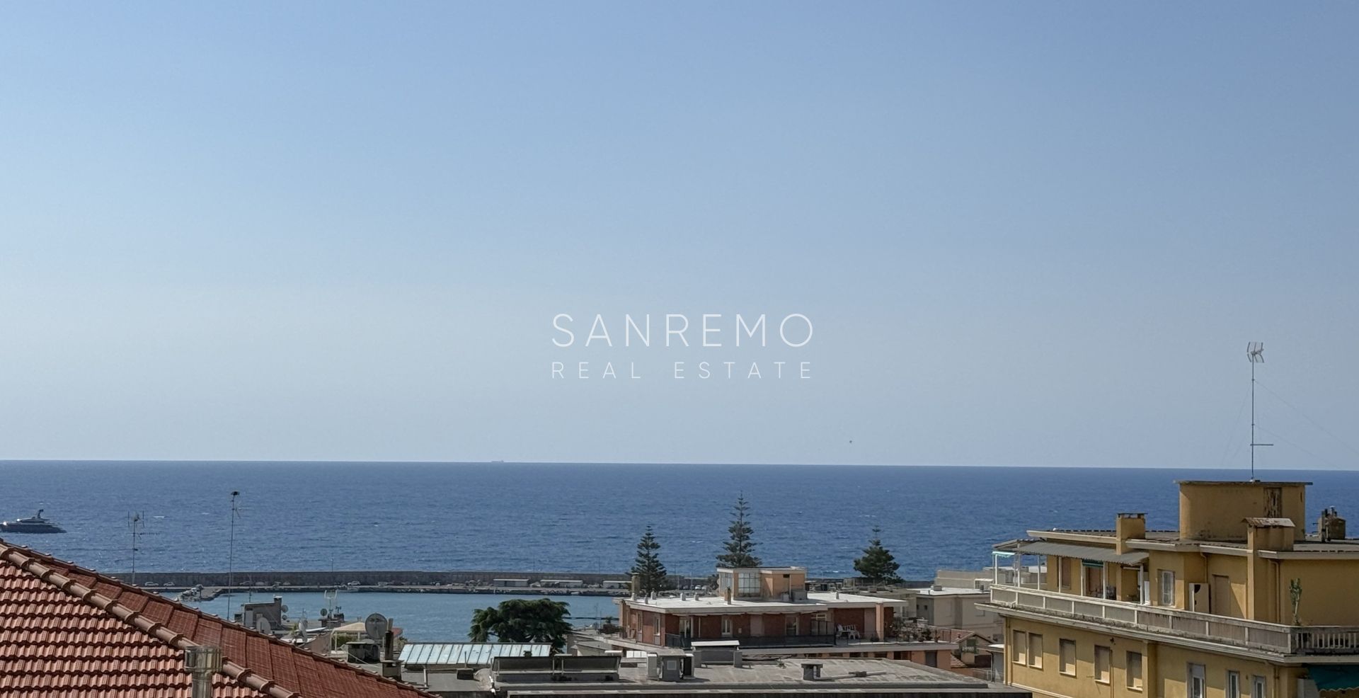 Apartment with excellent exposure, terrace, and pleasant sea view