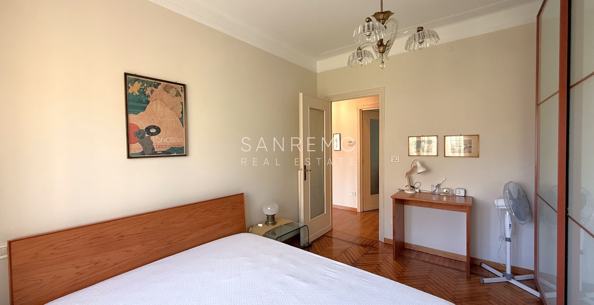 Apartment with terrace and sea view in a quiet and private setting