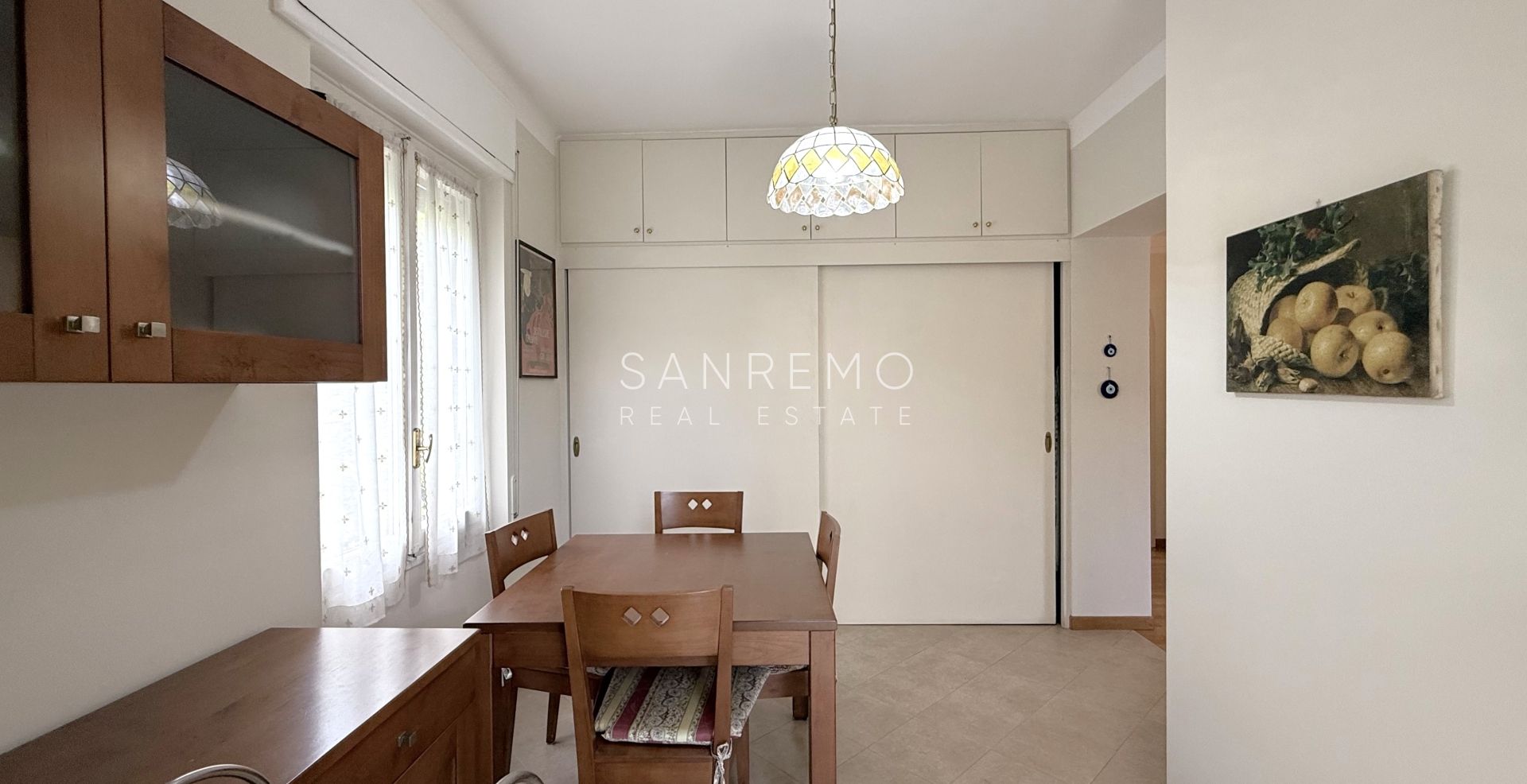 Apartment with terrace and sea view in a quiet and private setting