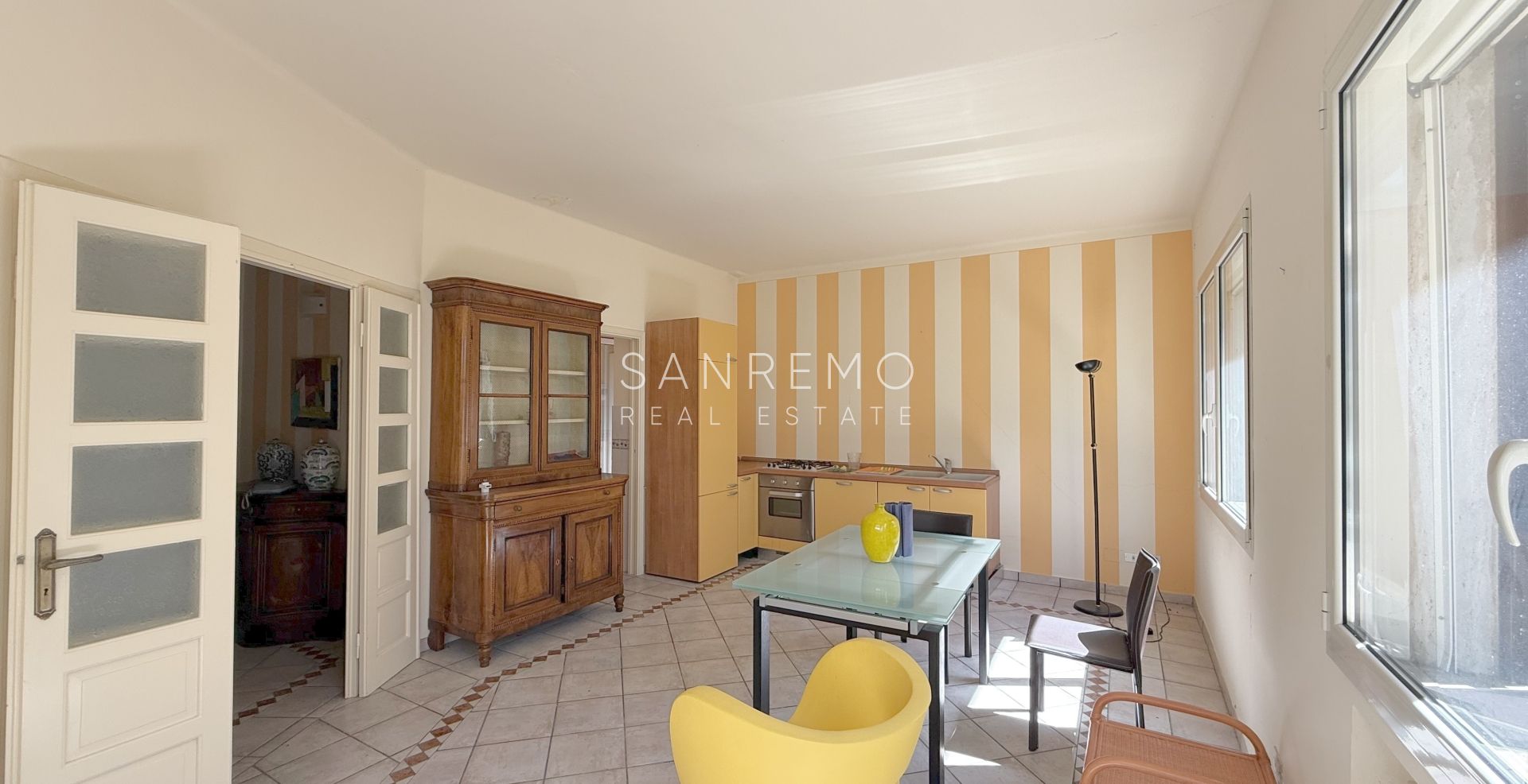 Villa on the first hill of Sanremo with swimming pool