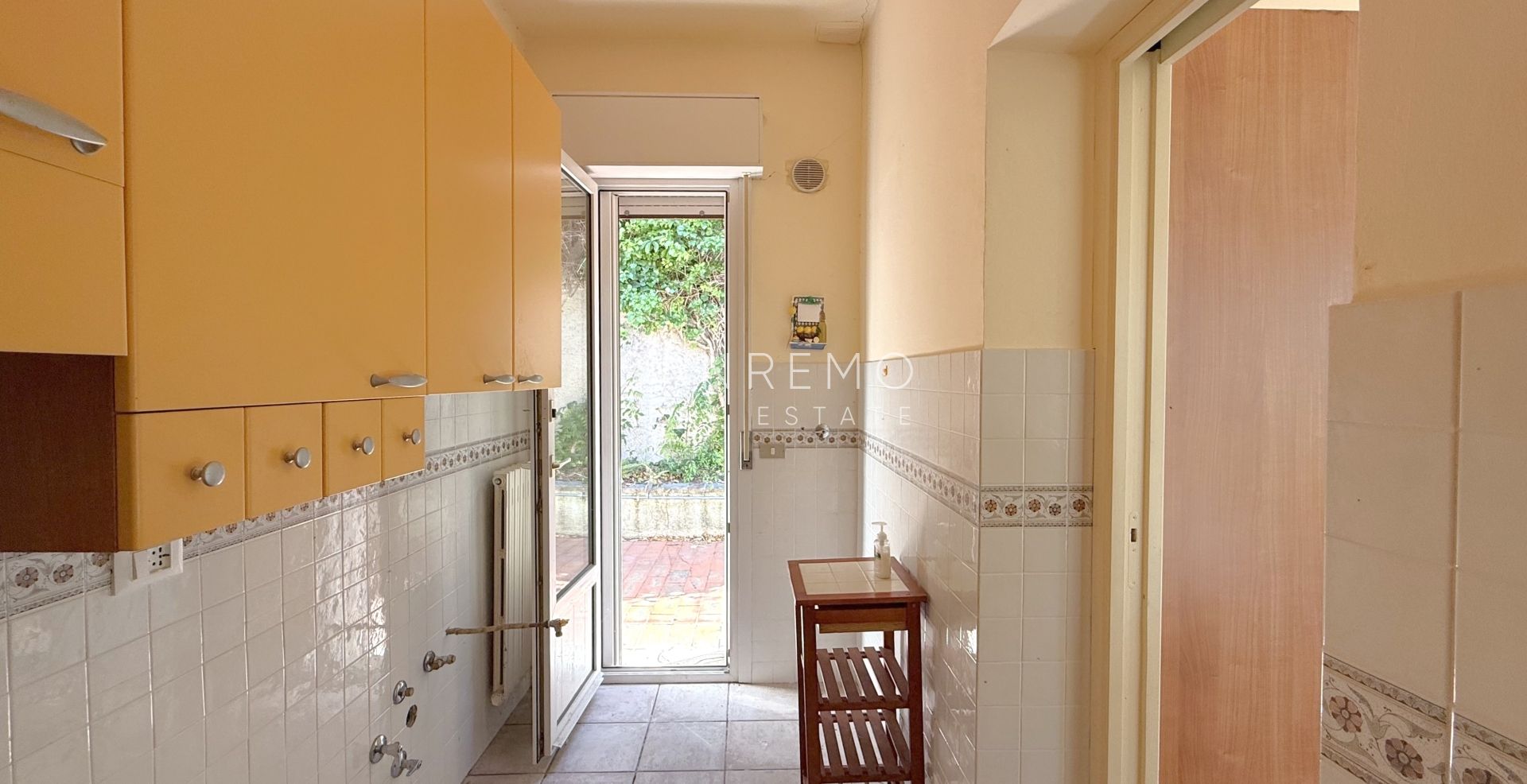 Villa on the first hill of Sanremo with swimming pool