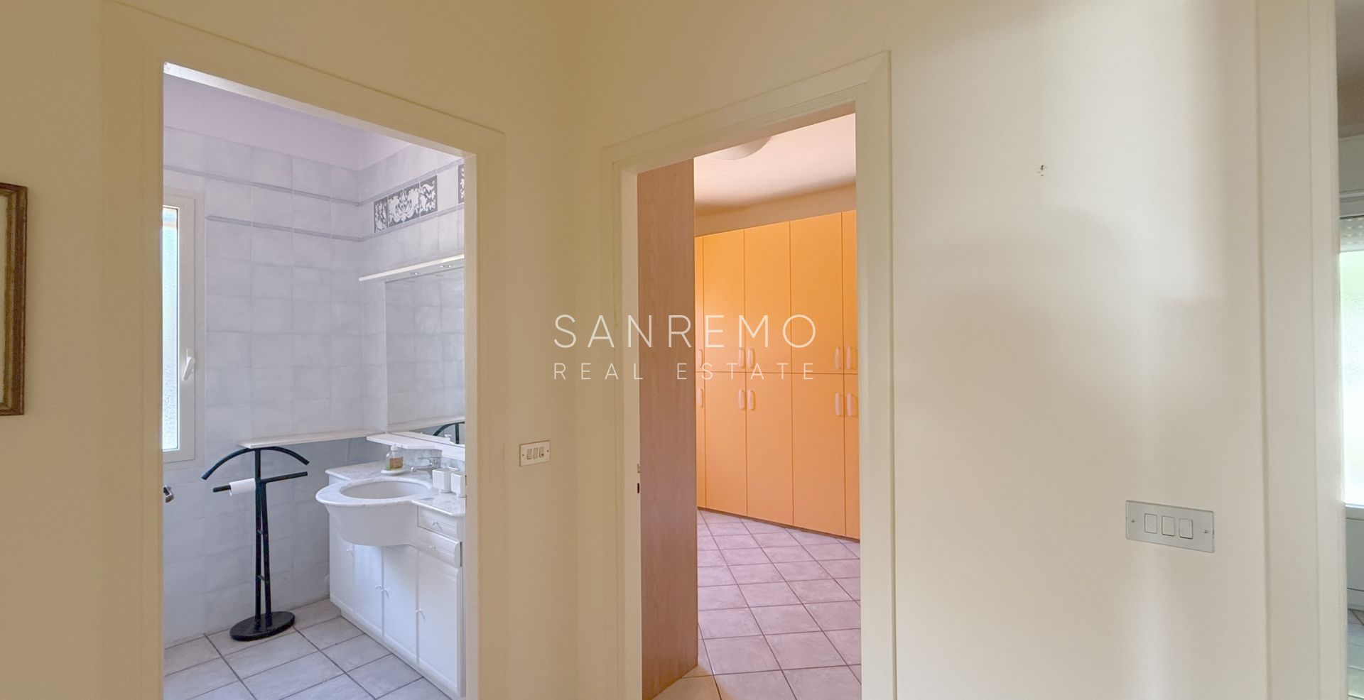 Villa on the first hill of Sanremo with swimming pool