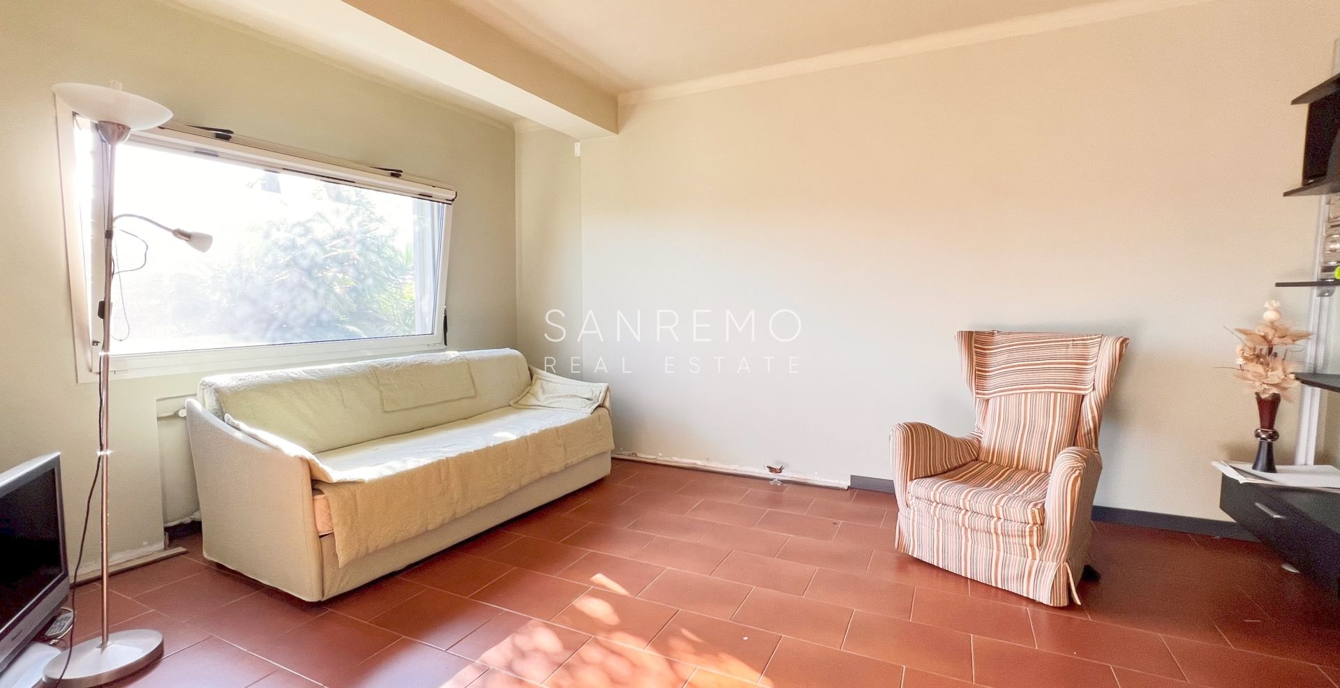 Villa on the first hill of Sanremo with swimming pool