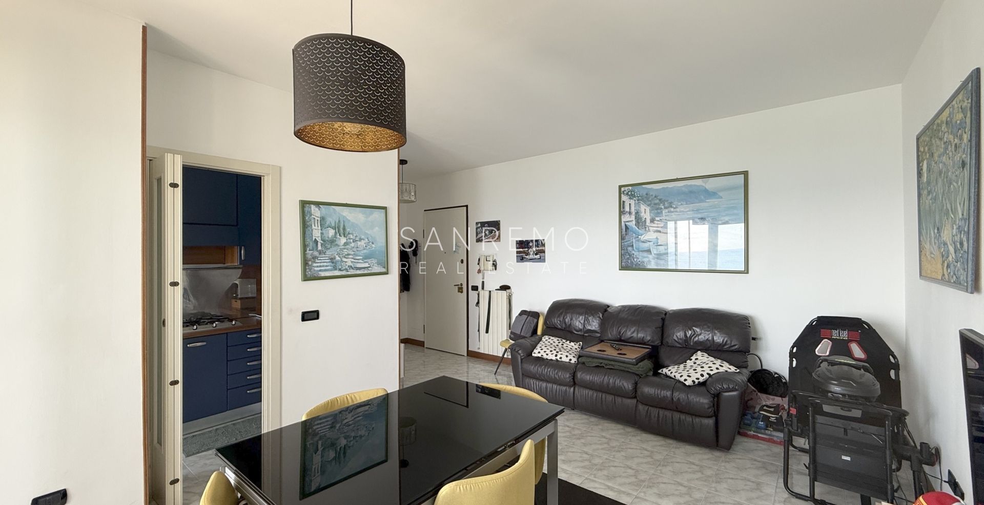 Spacious one-bedroom apartment with an unparalleled view over the entire Gulf of Sanremo