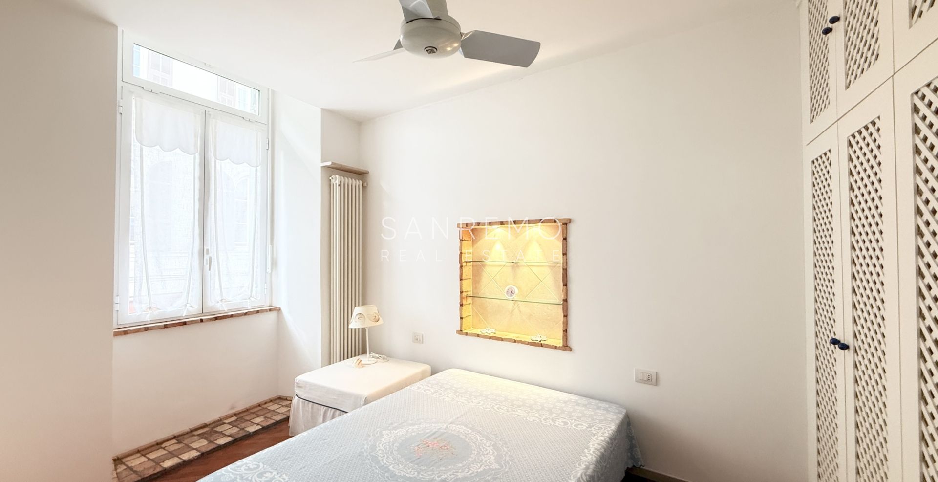 Beautifully renovated apartment in a historic building in the heart of the city