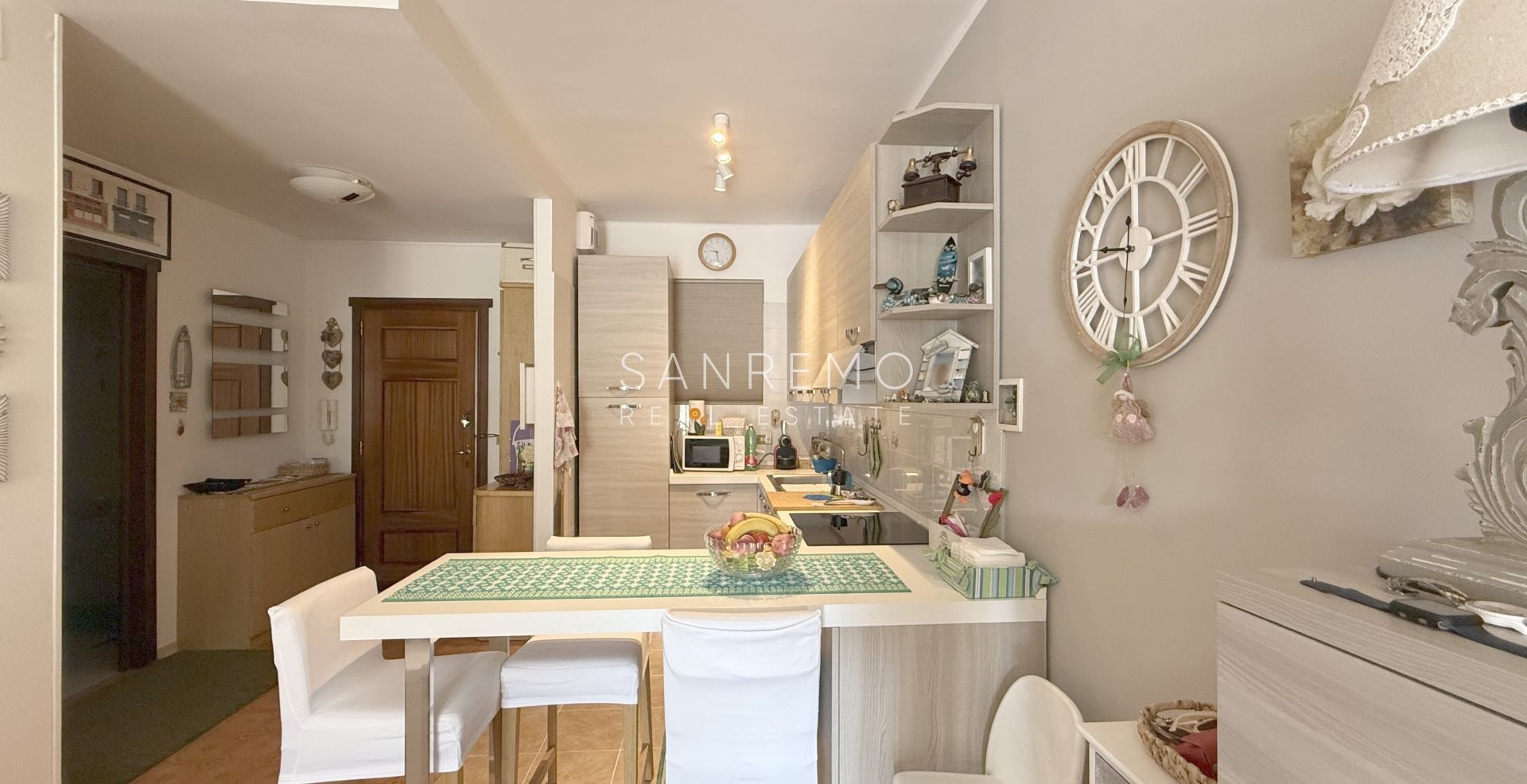 Charming one-bedroom apartment with a pleasant outdoor space