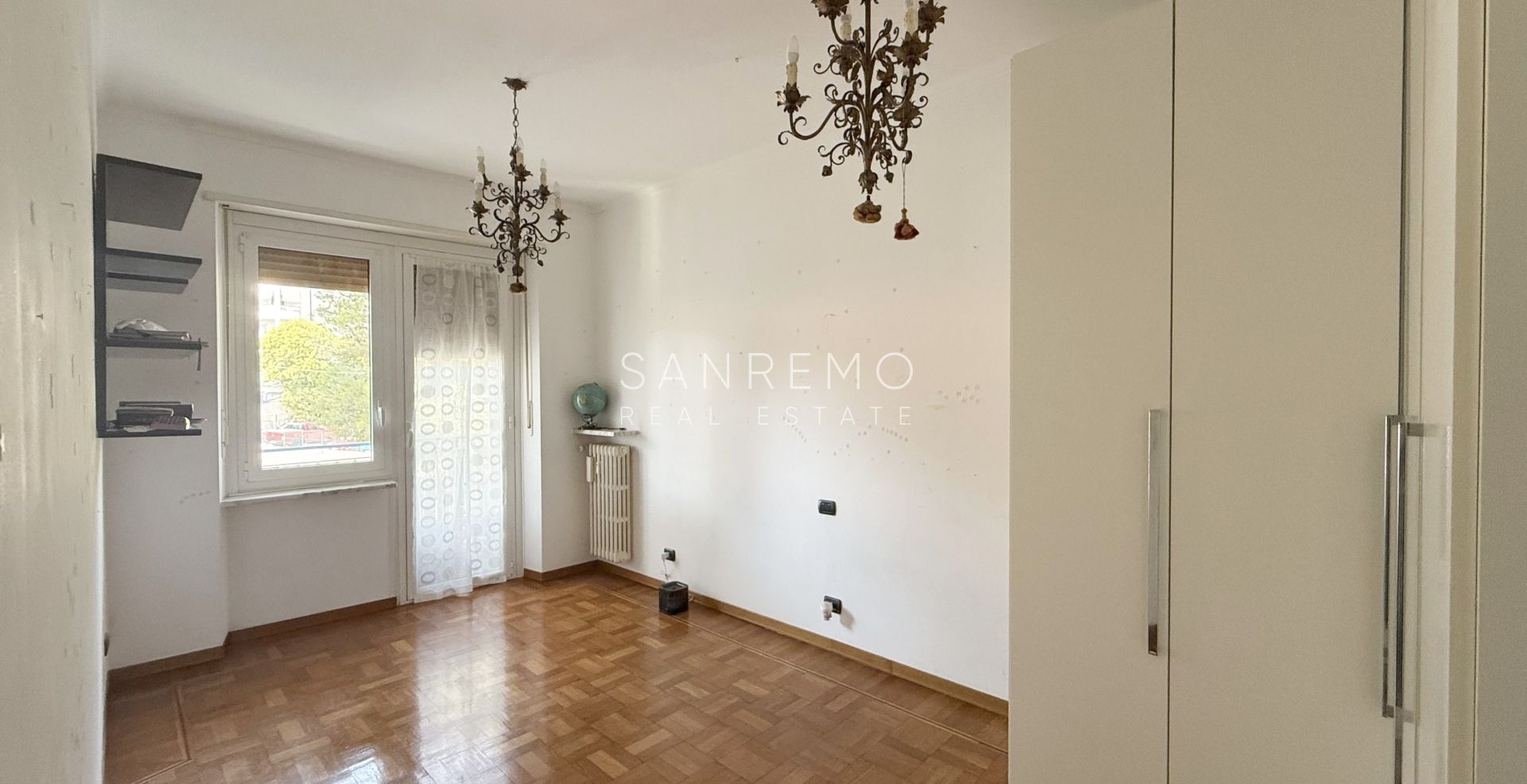 Bright apartment with a terrace just a few minutes' walk from the sea