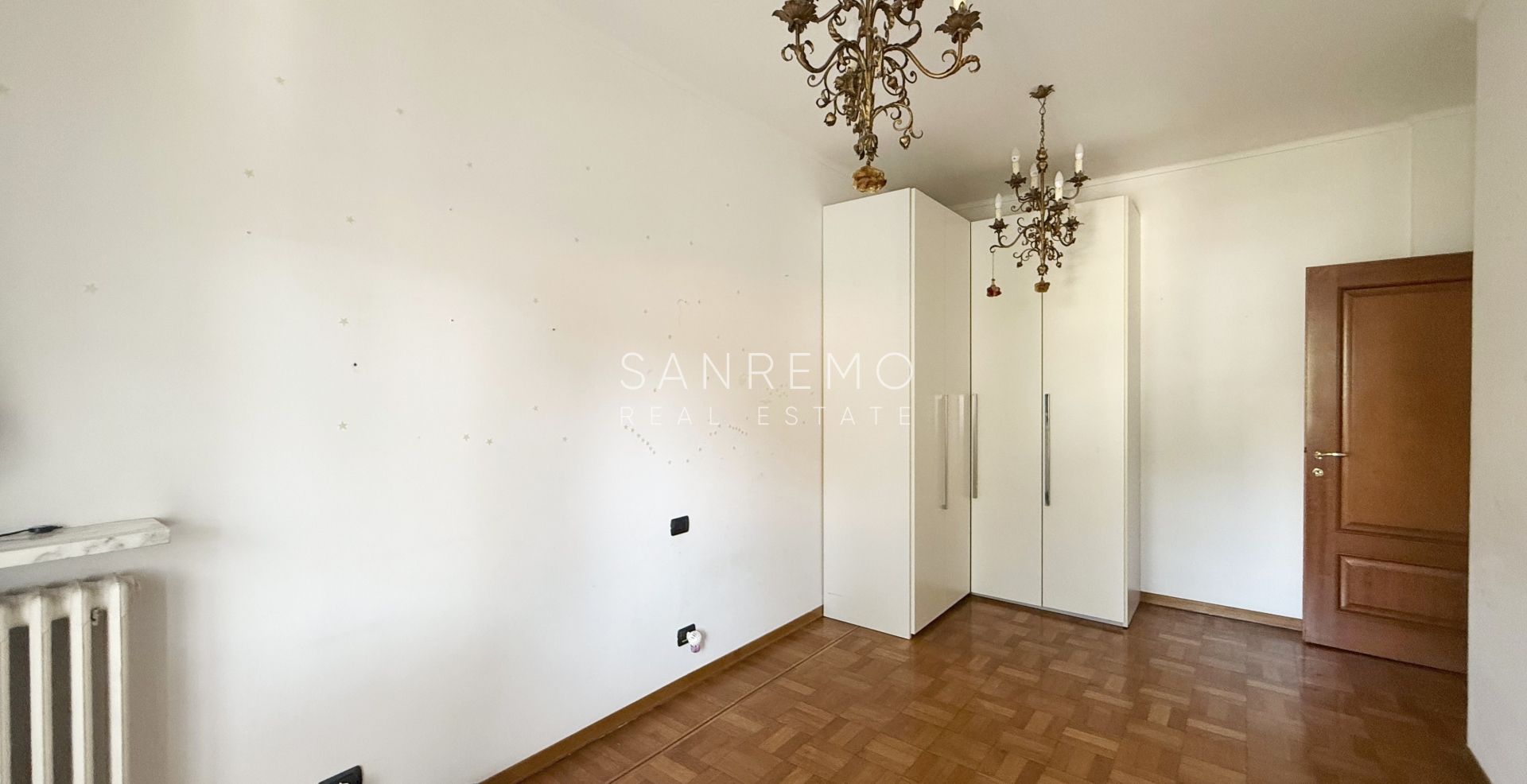 Bright apartment with a terrace just a few minutes' walk from the sea