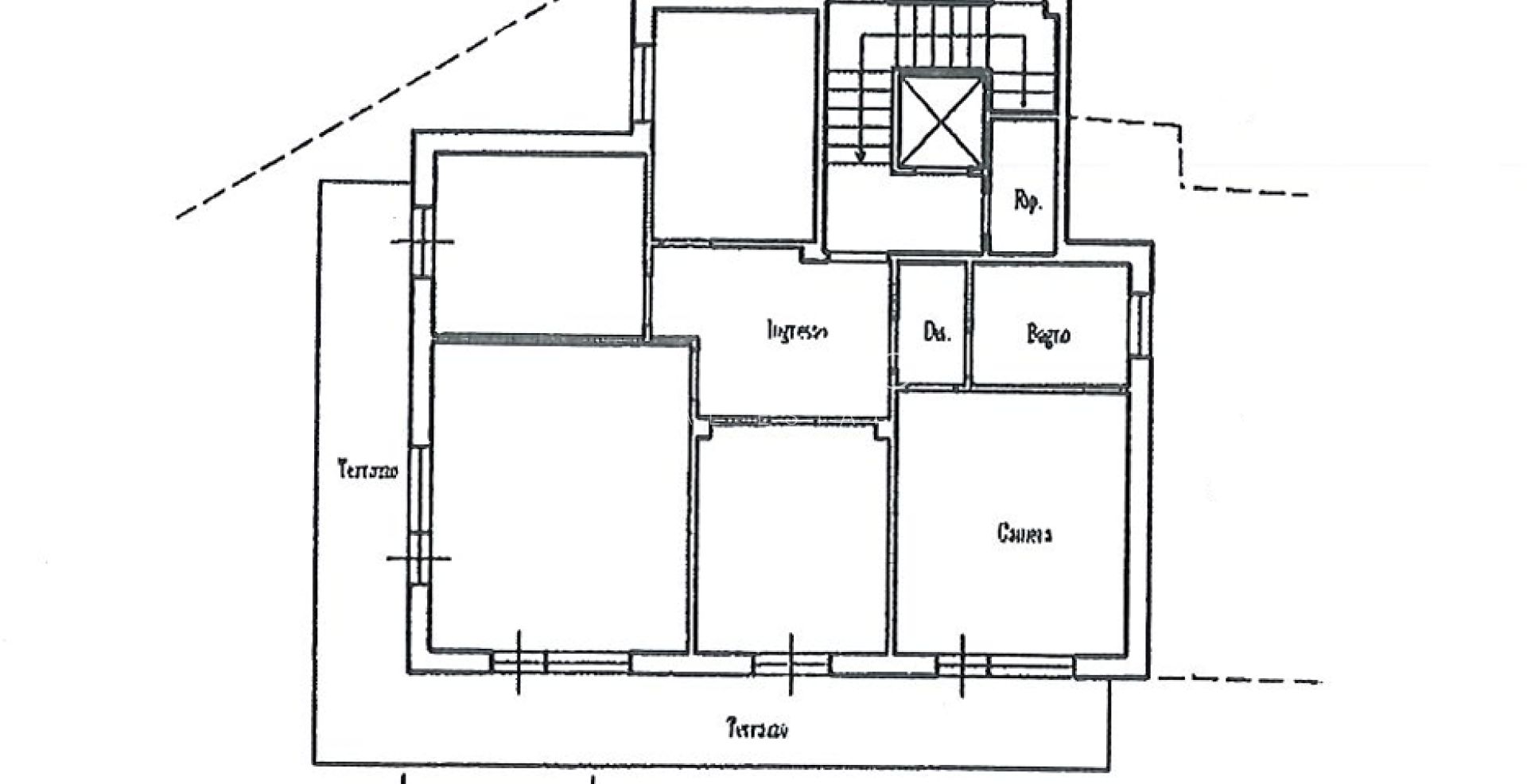 Bright four-room apartment just a few metres from the market square
