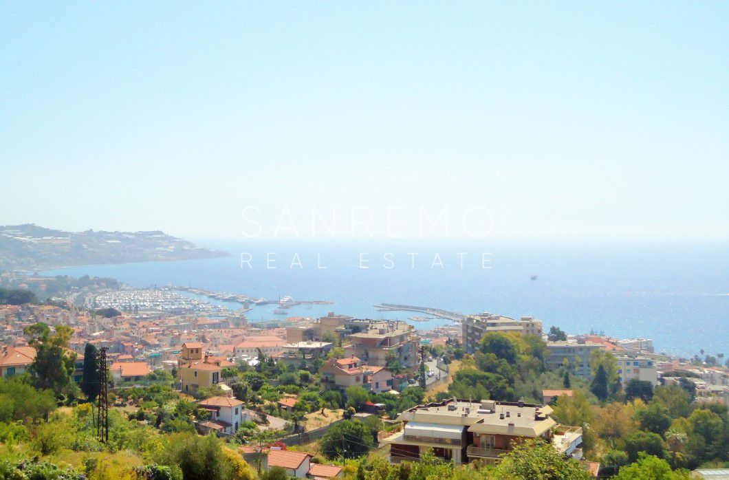 Villa with garden on sale in Sanremo