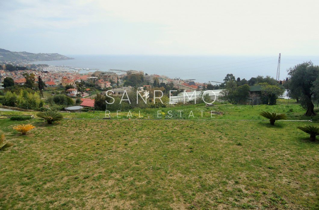 Villa with garden on sale in Sanremo