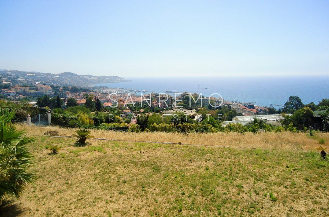 Villa with garden on sale in Sanremo