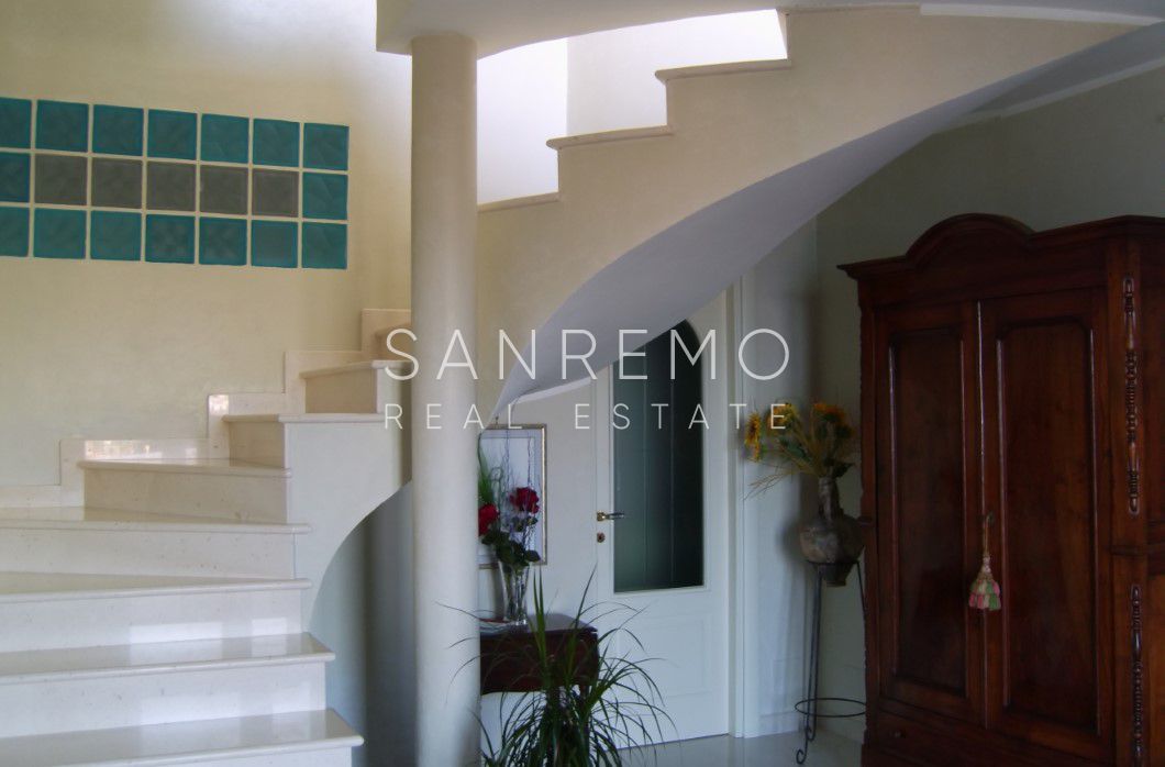 Villa with garden on sale in Sanremo