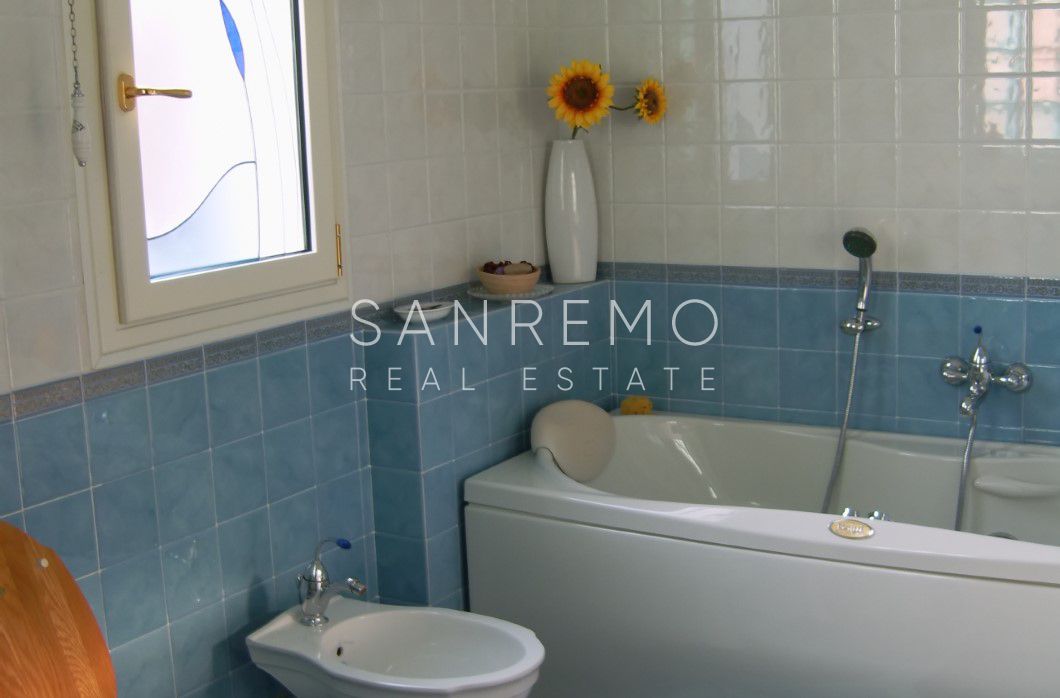 Villa with garden on sale in Sanremo