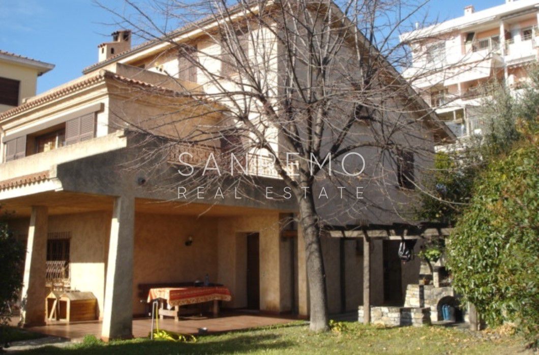 Villa with garden and seaview