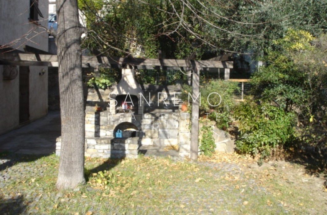 Villa with garden and seaview