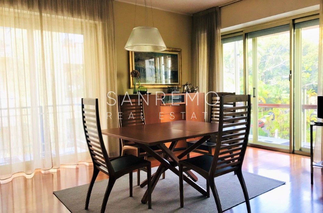 apartment close to Portosole with swimming pool and concierge