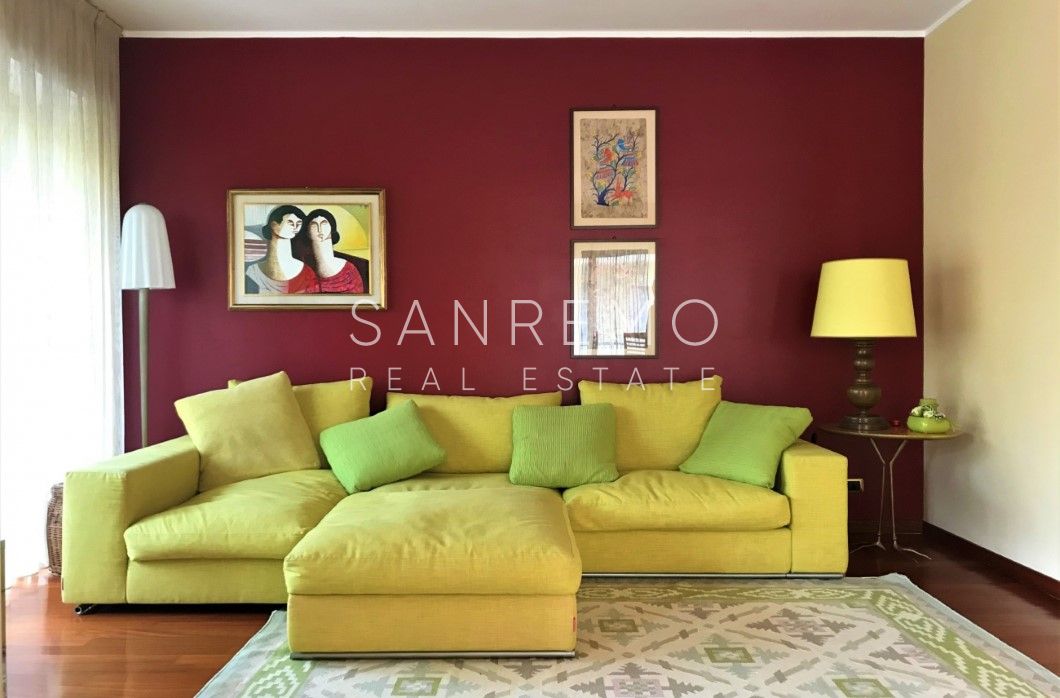 apartment close to Portosole with swimming pool and concierge