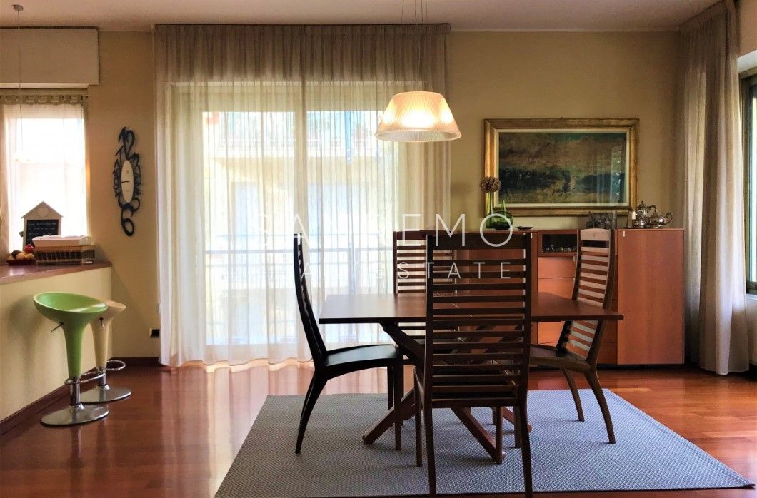 apartment close to Portosole with swimming pool and concierge