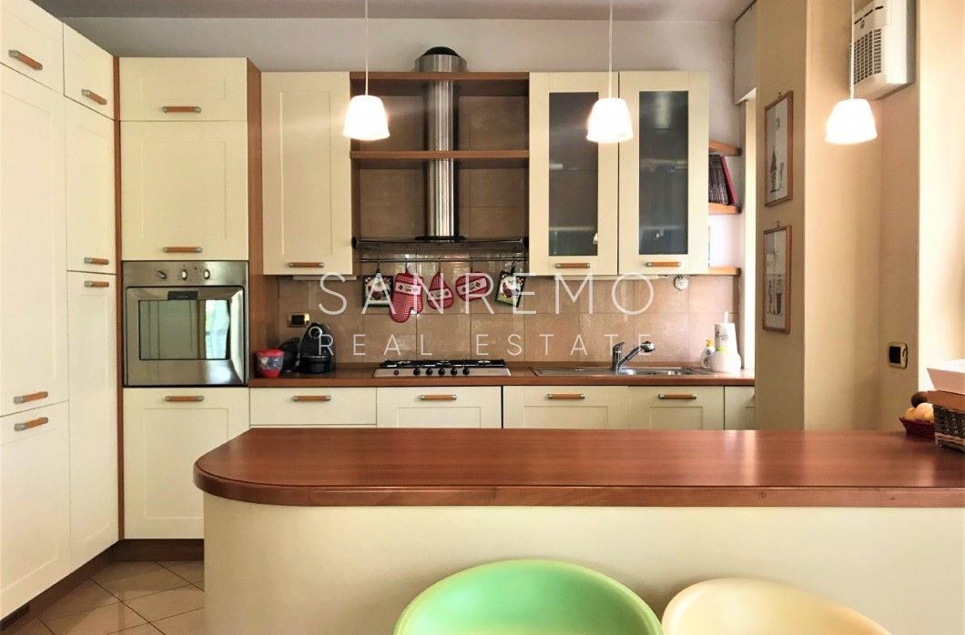 apartment close to Portosole with swimming pool and concierge