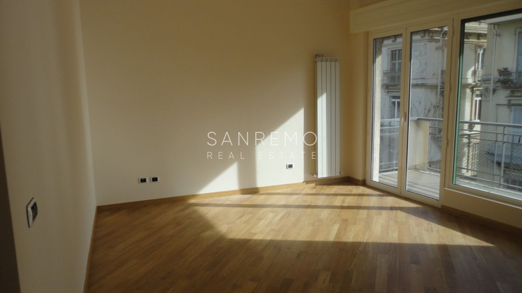 Three-room flat in the center of the city
