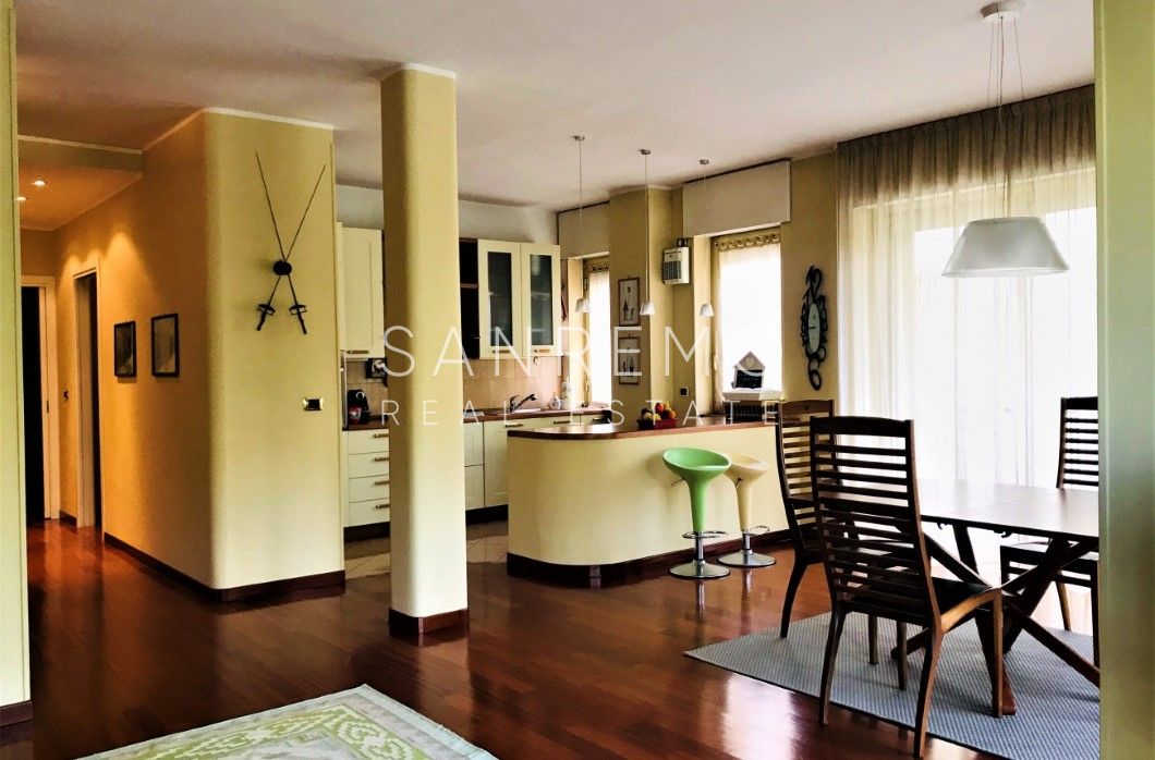 apartment close to Portosole with swimming pool and concierge