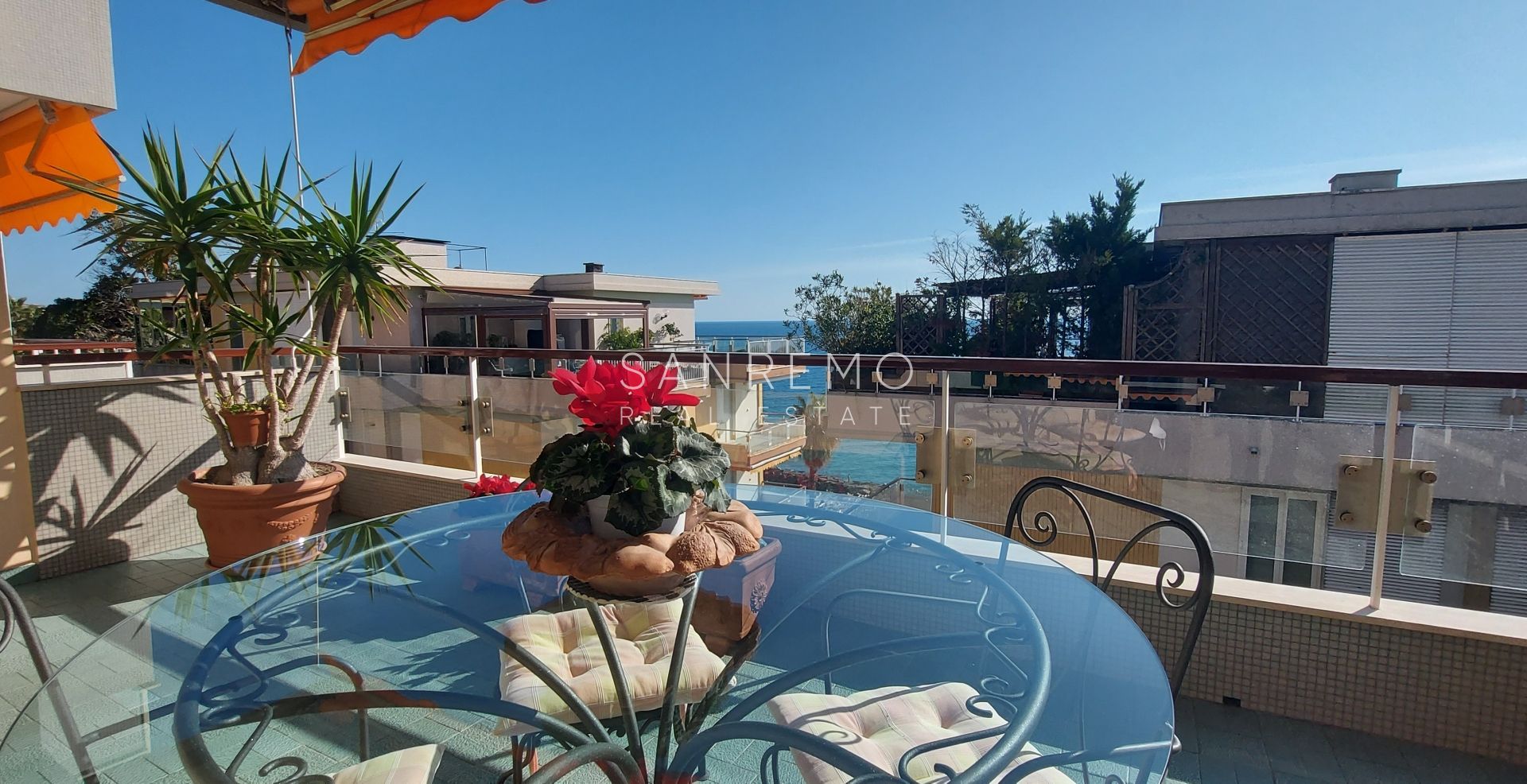 3 bed apartment close to the beach in 