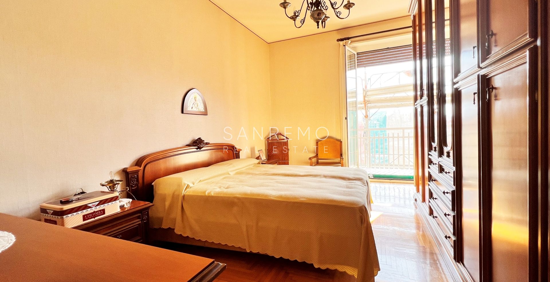 three room apartment in Corso degli Inglesi