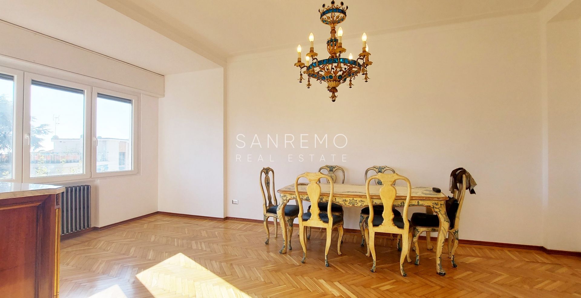 3 bedroom flat with sea view in the city of Sanremo