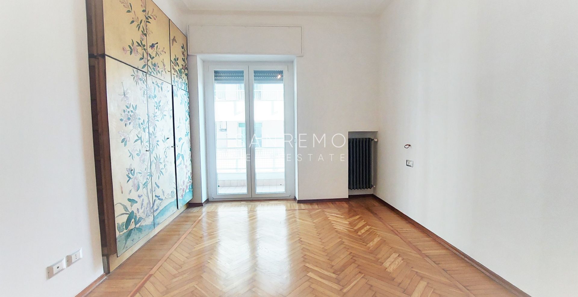 3 bedroom flat with sea view in the city of Sanremo
