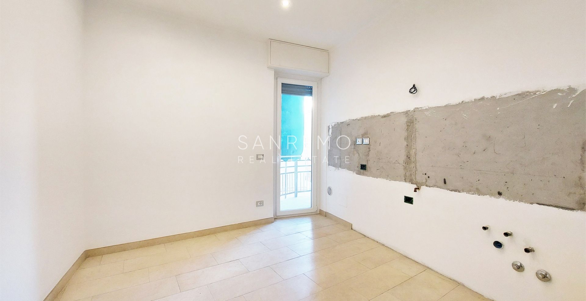 3 bedroom flat with sea view in the city of Sanremo