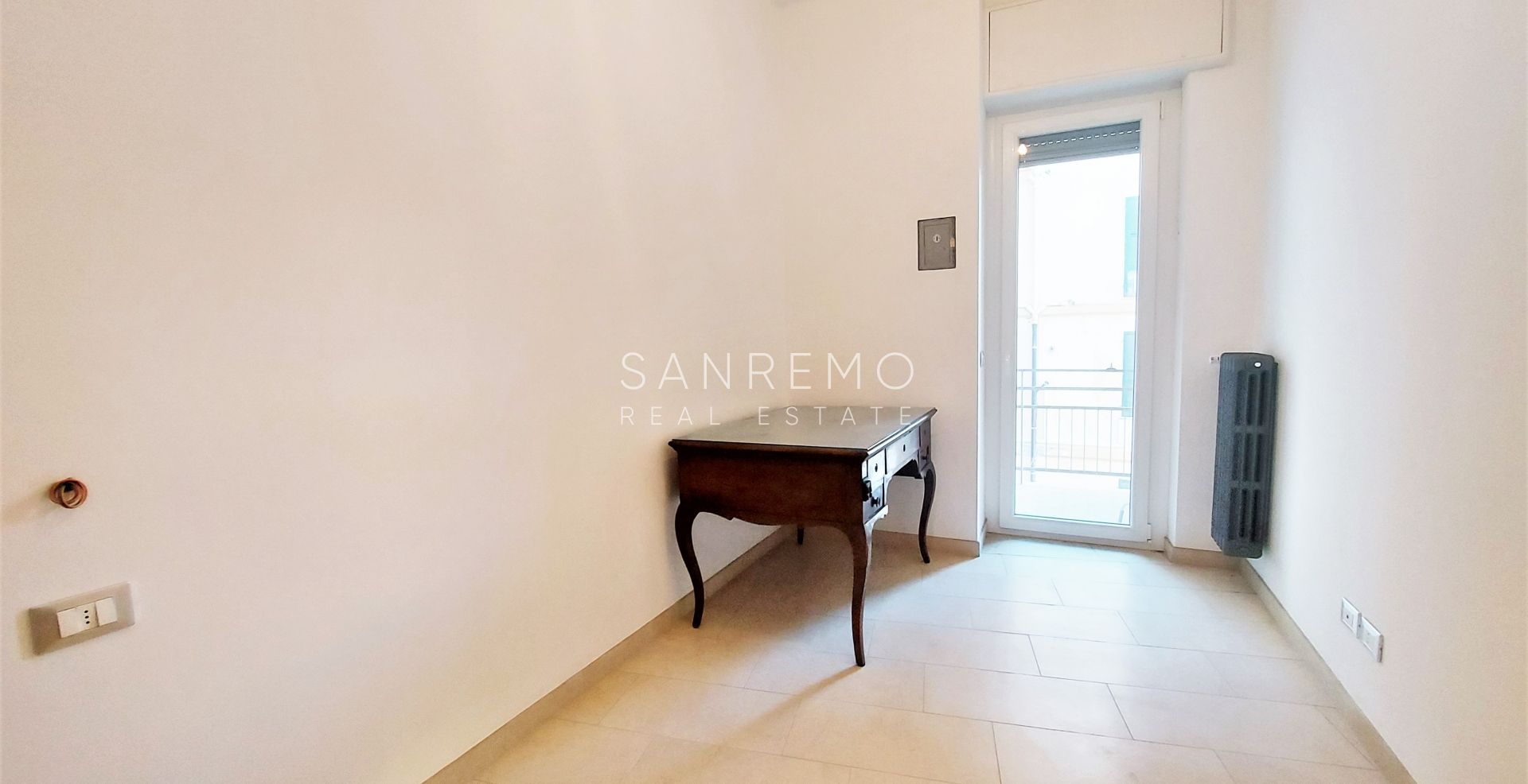 3 bedroom flat with sea view in the city of Sanremo