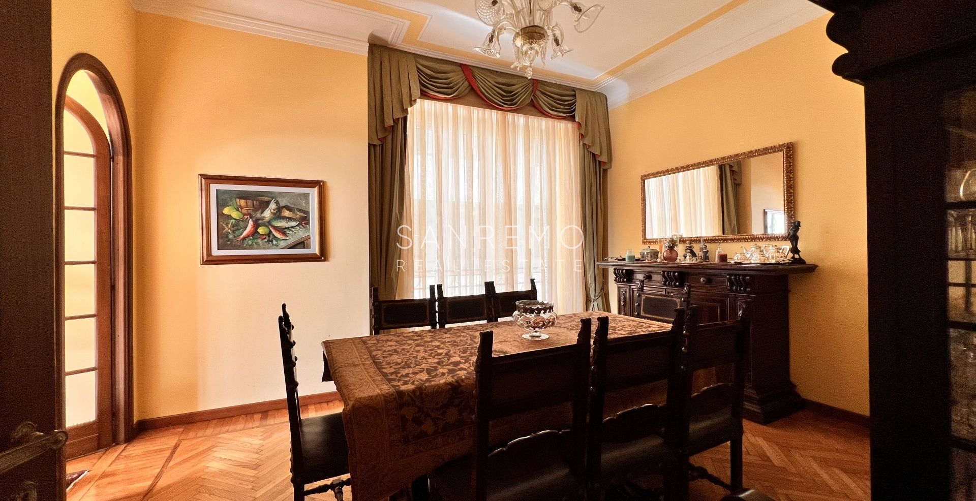 apartment with 3 bedrooms in the city centre, close to the Casino