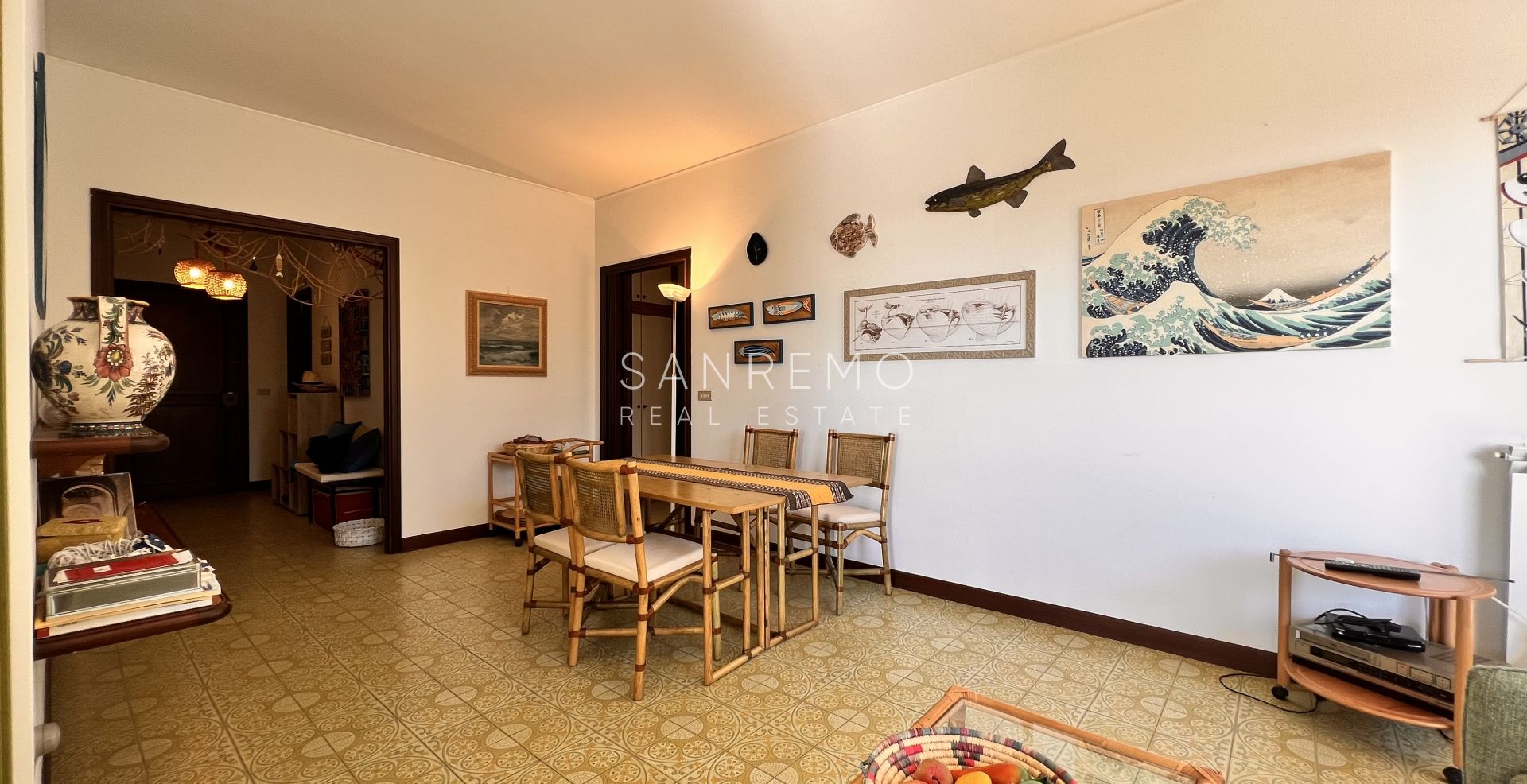 Bright 100 m2 apartment with sea view in a quiet area surrounded by greenery