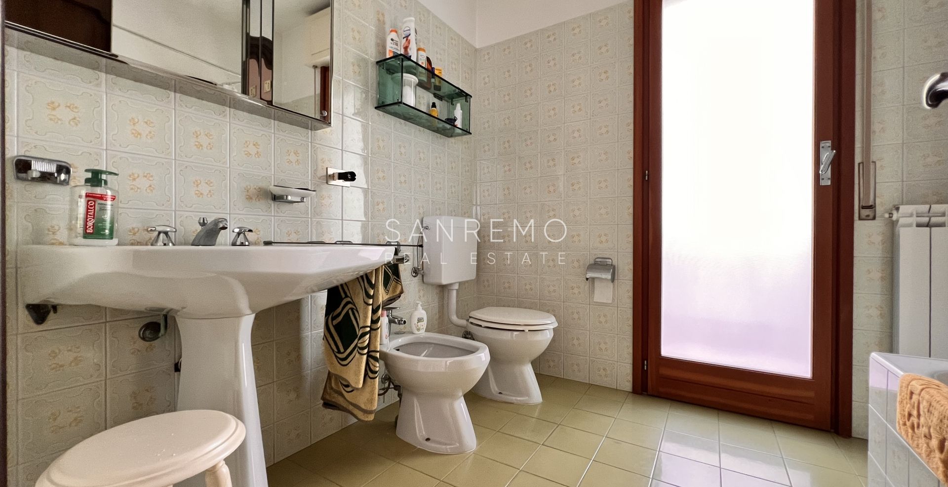 Bright 100 m2 apartment with sea view in a quiet area surrounded by greenery