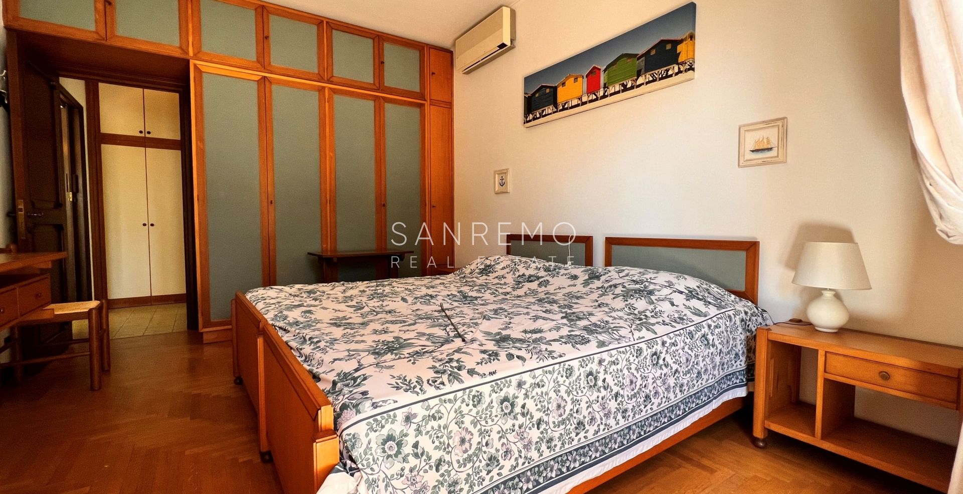 Bright 100 m2 apartment with sea view in a quiet area surrounded by greenery