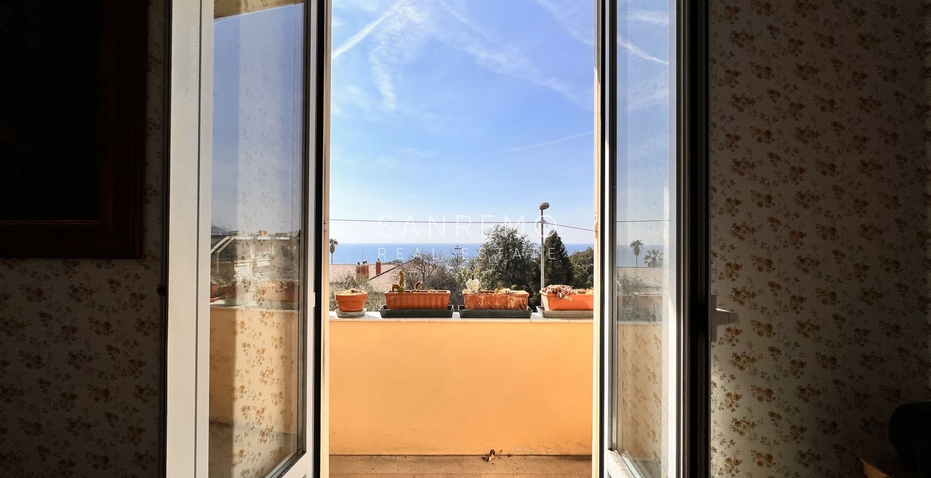 2 room apartment in Portosole area with nice sea view