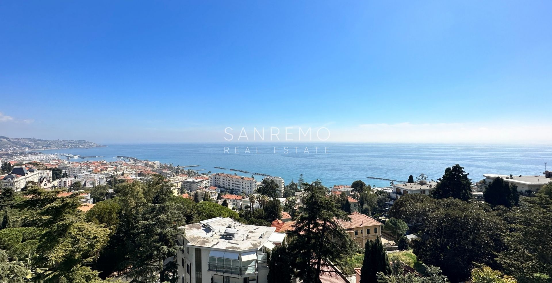 230 sqm apartment with large terrace and lovely sea view