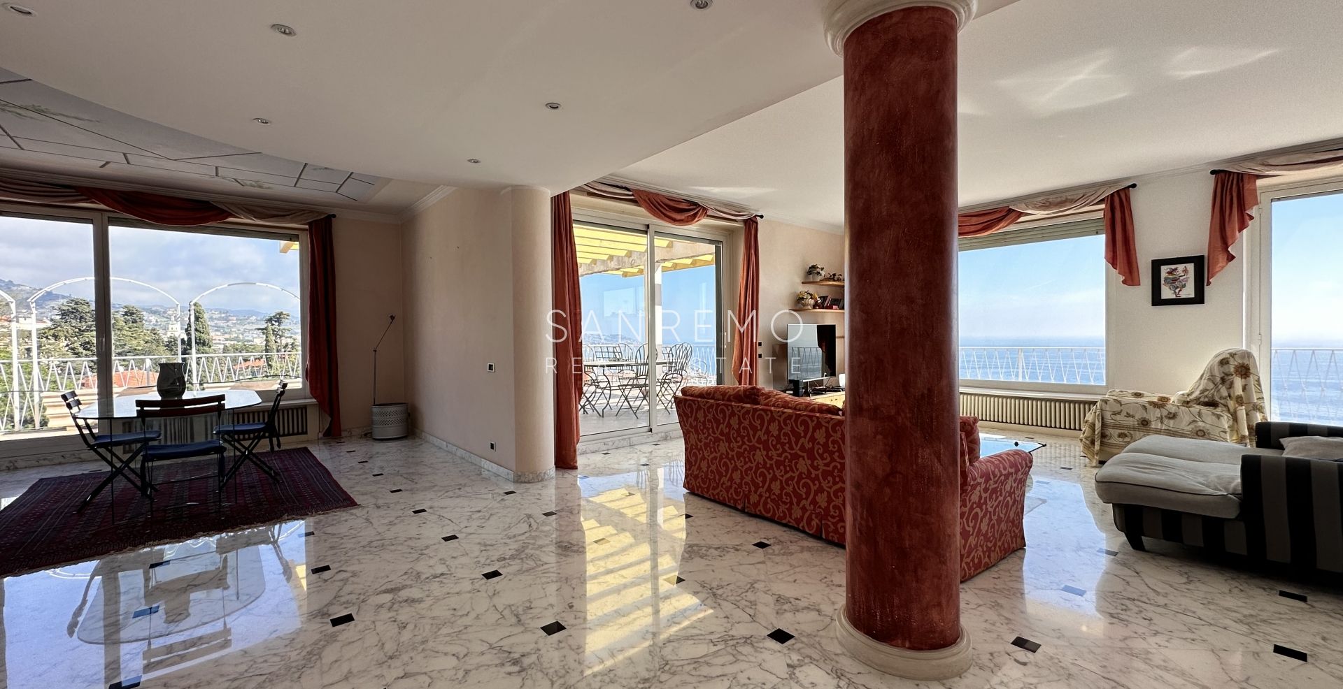 230 sqm apartment with large terrace and lovely sea view