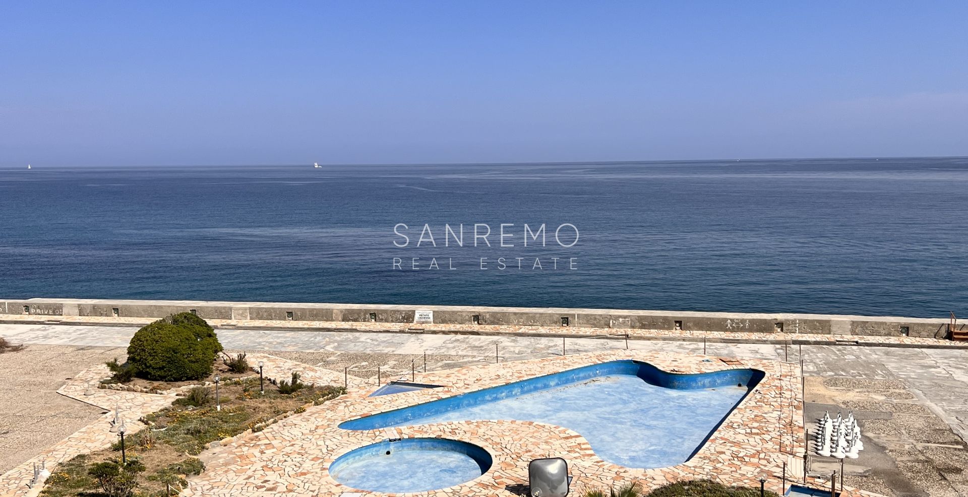 Studio Flat in Capo Nero with 3 swimming pools and bar service